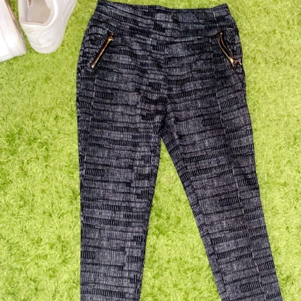 size large joggers, they are not cropped the picture just cuts off.
